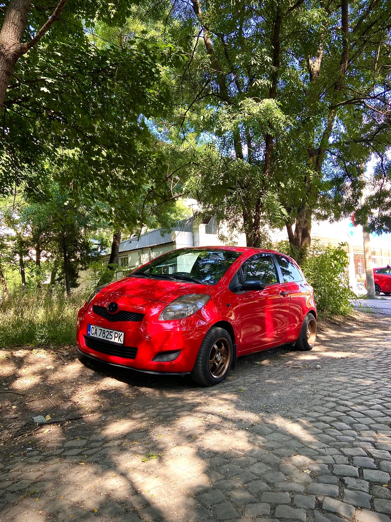 Toyota Yaris 1.0 ГАЗ - изображение 6