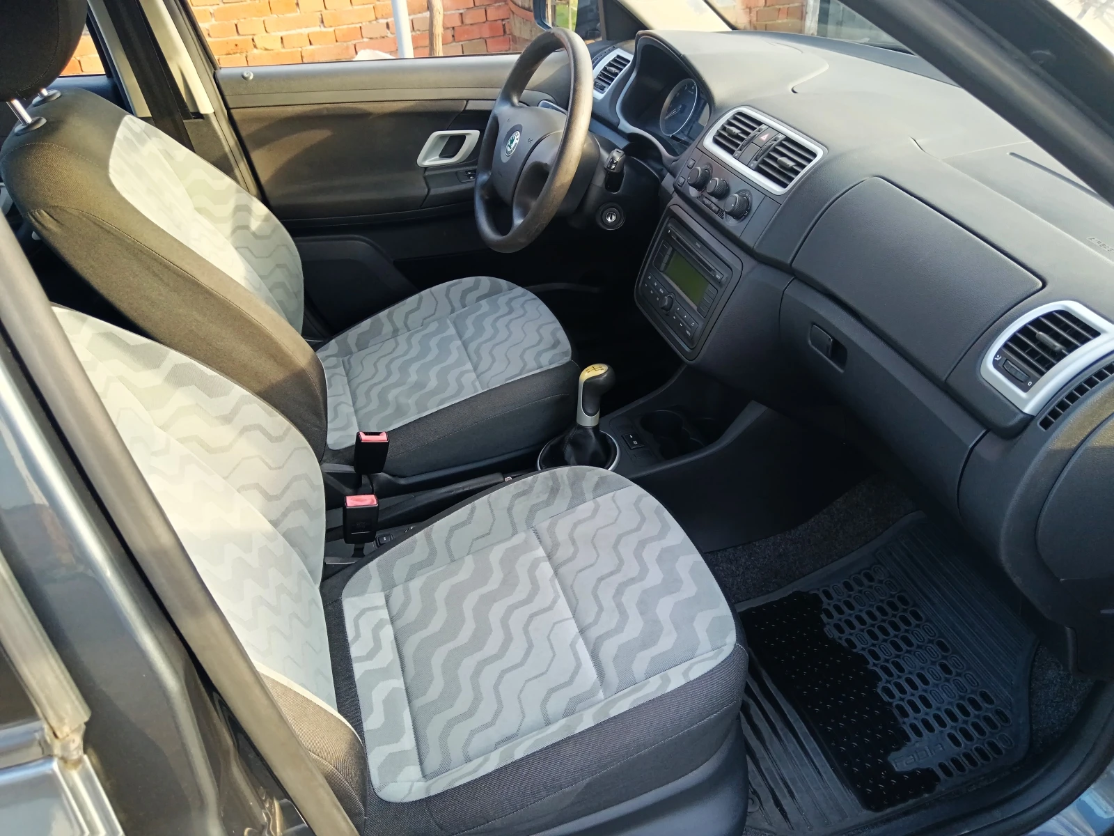 Skoda Fabia 1.2 HTP - изображение 9