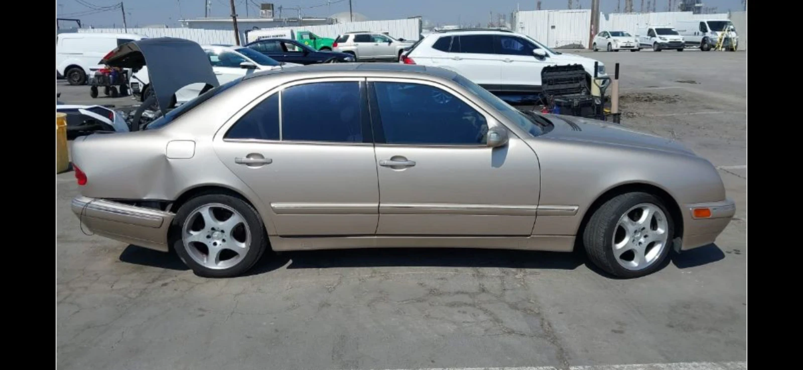 Mercedes-Benz E 320, снимка 9 - Автомобили и джипове - 53816275