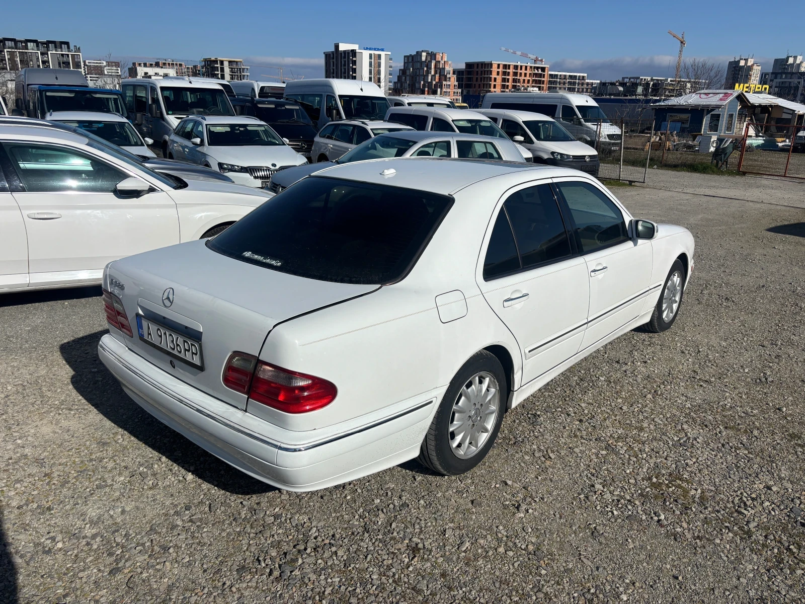 Mercedes-Benz E 320, снимка 4 - Автомобили и джипове - 53816275