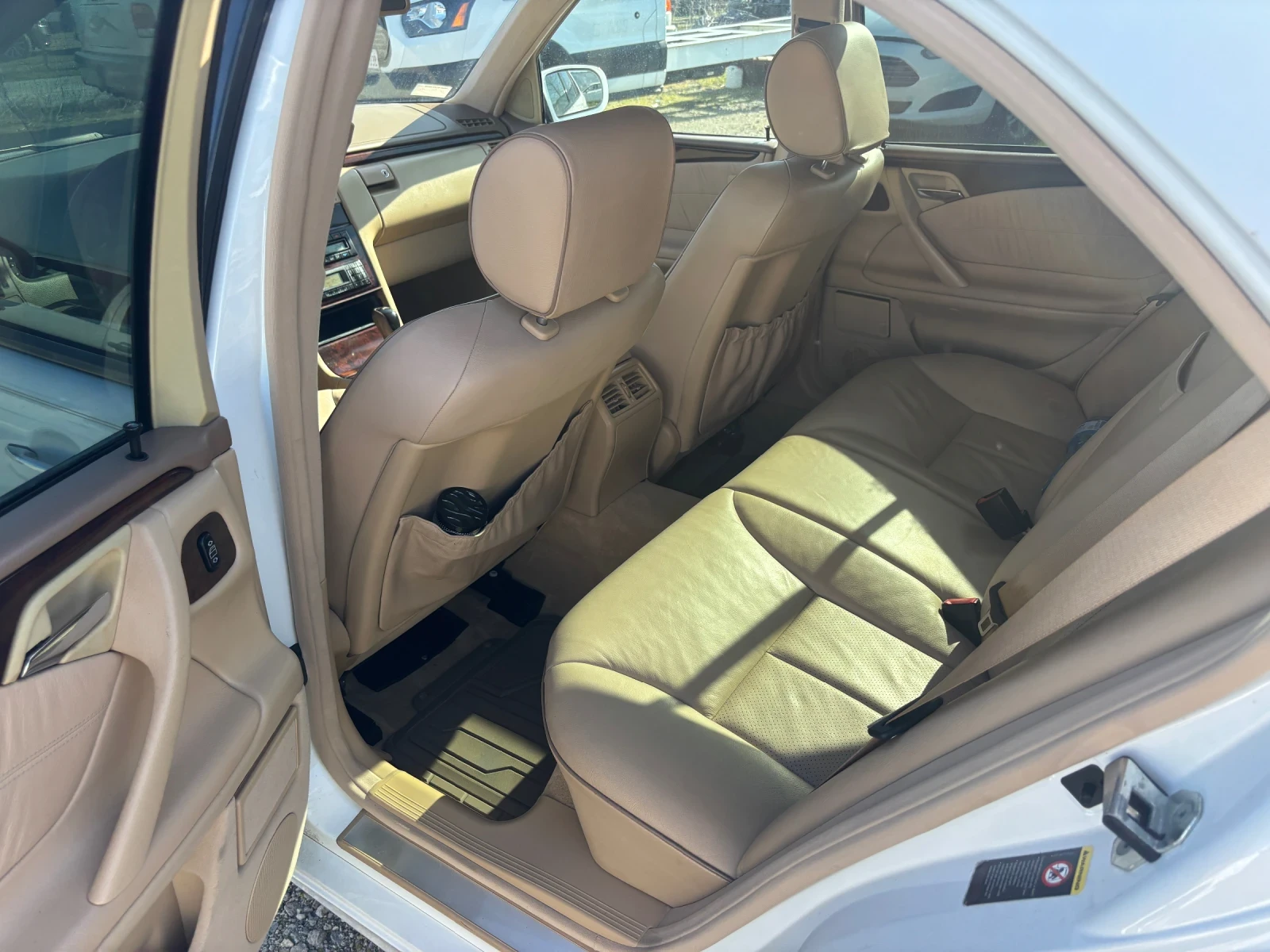 Mercedes-Benz E 320, снимка 7 - Автомобили и джипове - 53816275