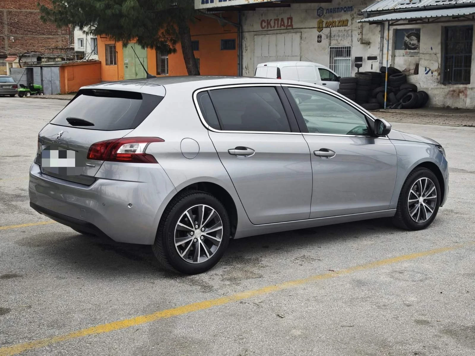 Peugeot 308 1.6 blue hdi, снимка 5 - Автомобили и джипове - 54035683