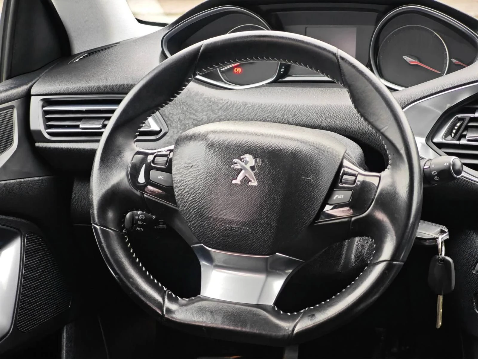 Peugeot 308 1.6 blue hdi, снимка 2 - Автомобили и джипове - 54035683