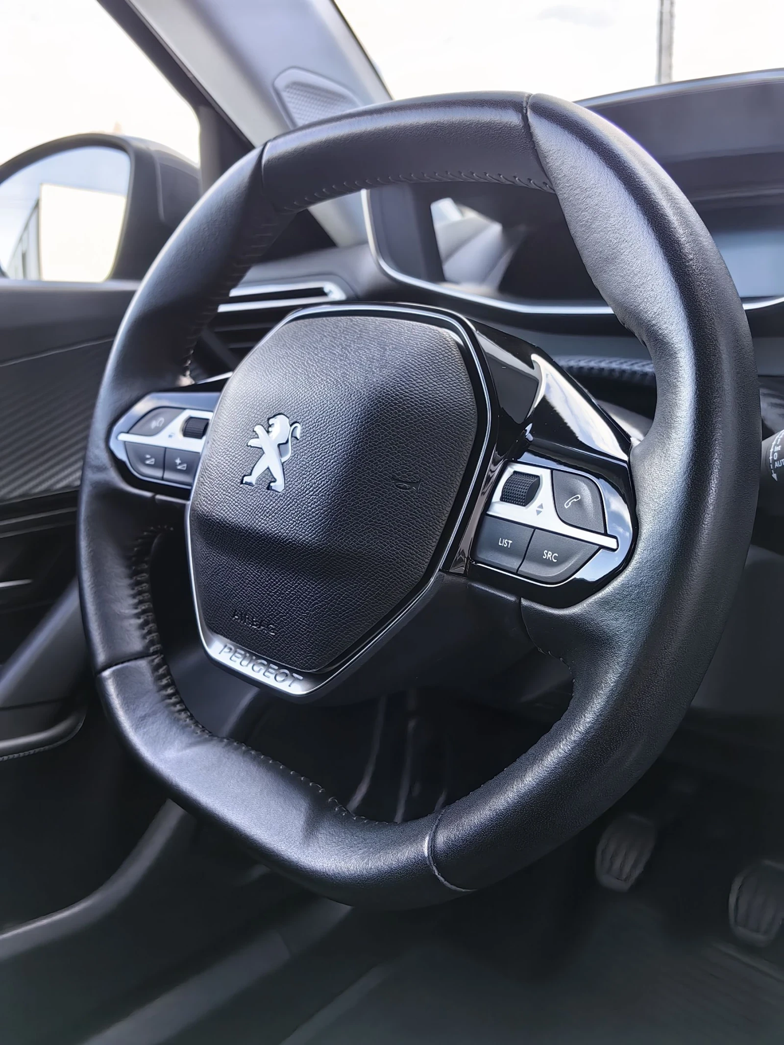 Peugeot 2008 New Line Up * ALLURE * Гаранционен* 1.2 Pure Tech, снимка 14 - Автомобили и джипове - 54459602