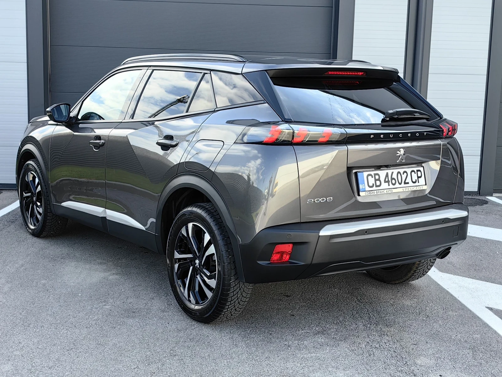 Peugeot 2008 New Line Up * ALLURE * Гаранционен* 1.2 Pure Tech, снимка 3 - Автомобили и джипове - 54459602