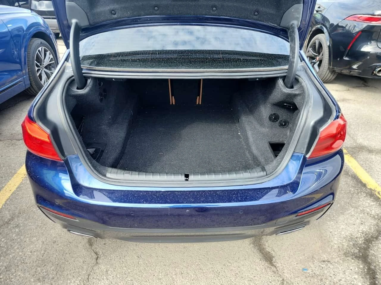 BMW 530 * 530I XDRIVE * CARFAX * БЕЗ ПЪРВОНАЧАЛНА ВНОСКА, снимка 14 - Автомобили и джипове - 54906930