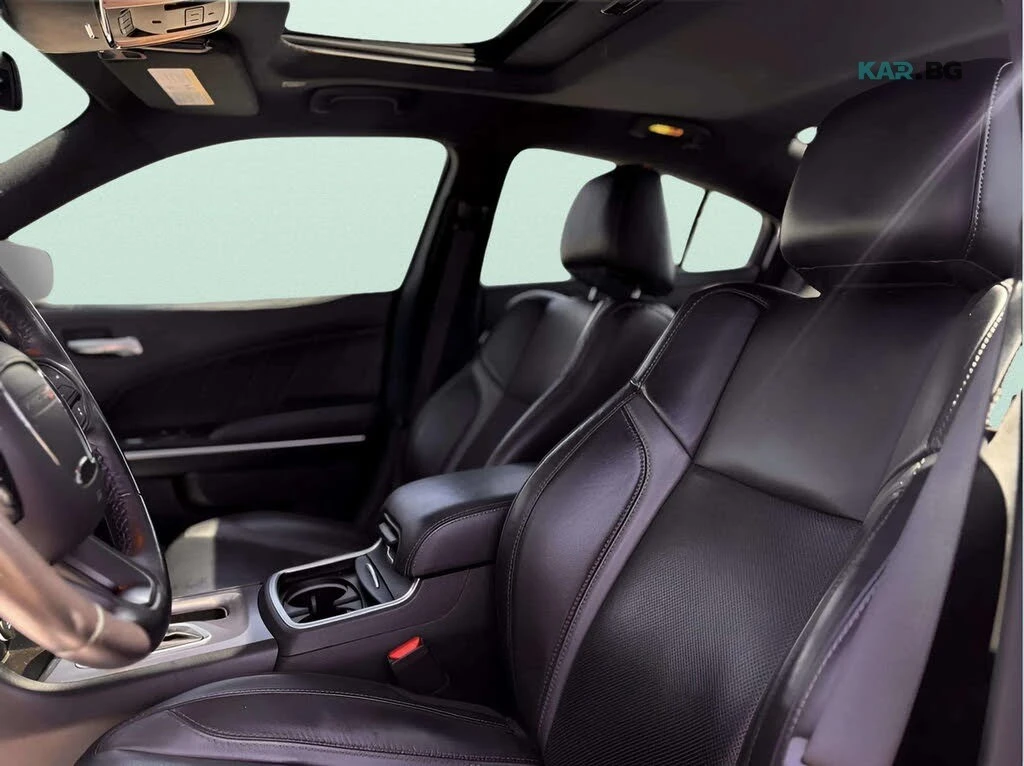 Dodge Charger * PANORAMA * AWD * Автокредит (Цена до България), снимка 16 - Автомобили и джипове - 55132706