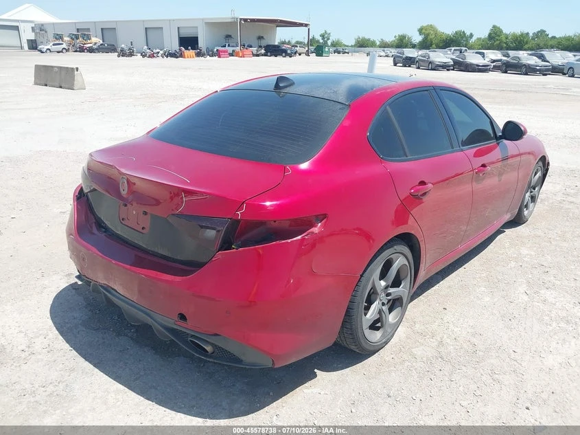 Alfa Romeo Giulia 2.0l Ti Rwd, снимка 4 - Автомобили и джипове - 55586537