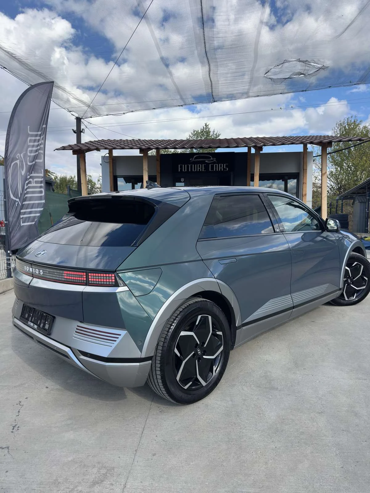 Hyundai Ioniq 5 72.6KWh/UNIQ/ГАРАНЦИЯ/360/HEADUP/BOSE/SOH100%/PANO, снимка 3 - Автомобили и джипове - 56199071