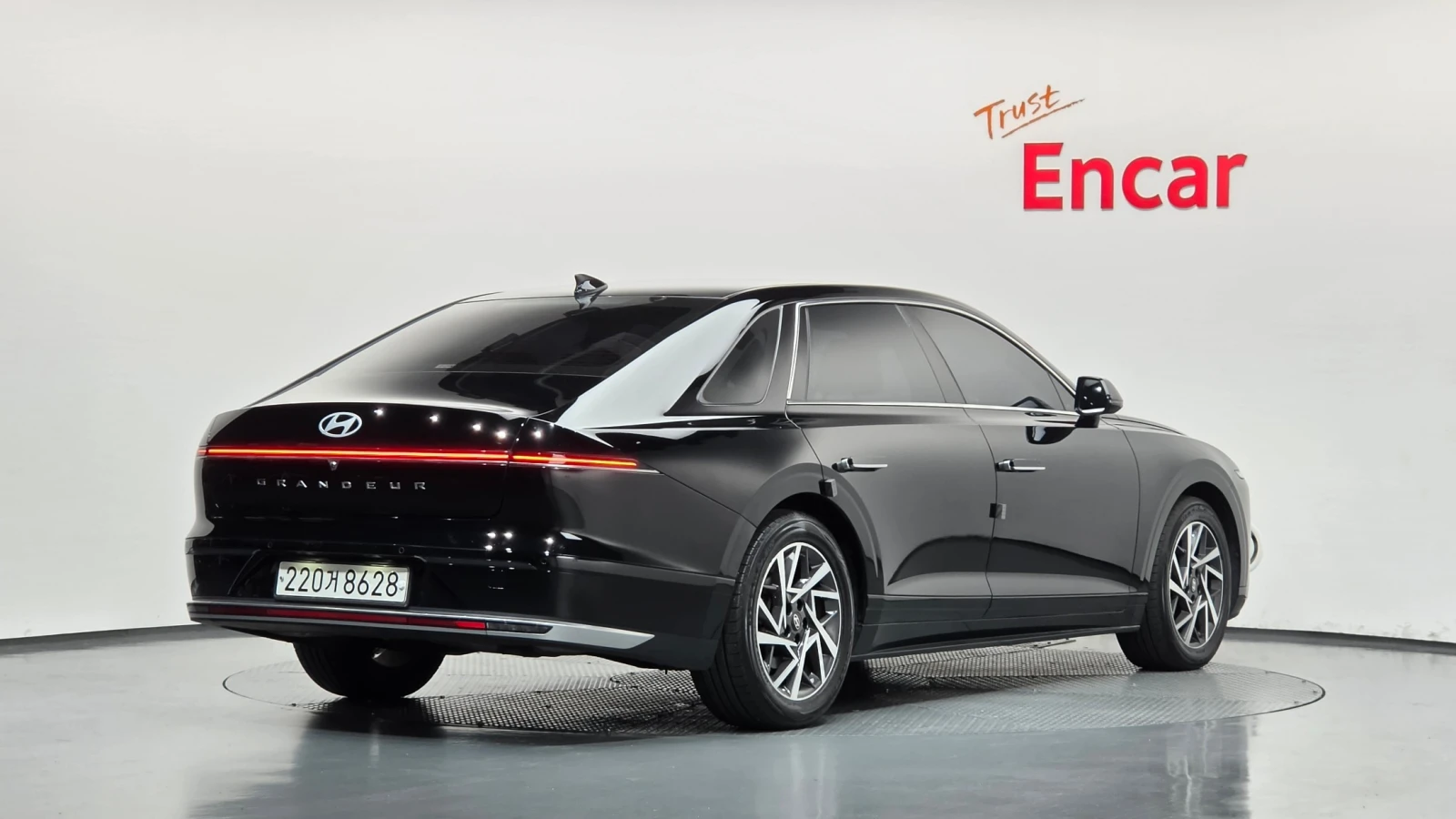 Hyundai Grandeur �����* �������* �.�����* �����. �����* ������ | Mobile.bg � ����������� 3