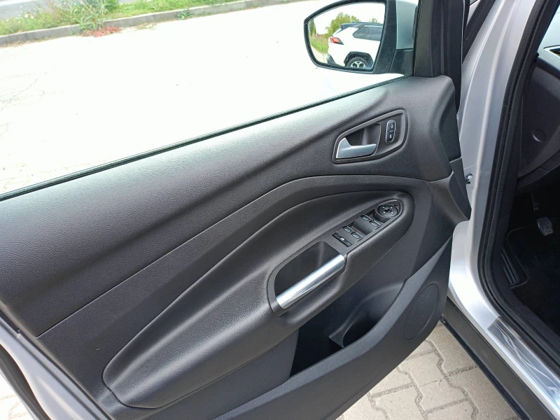 Ford Kuga 2.0 D, снимка 11 - Автомобили и джипове - 47641925