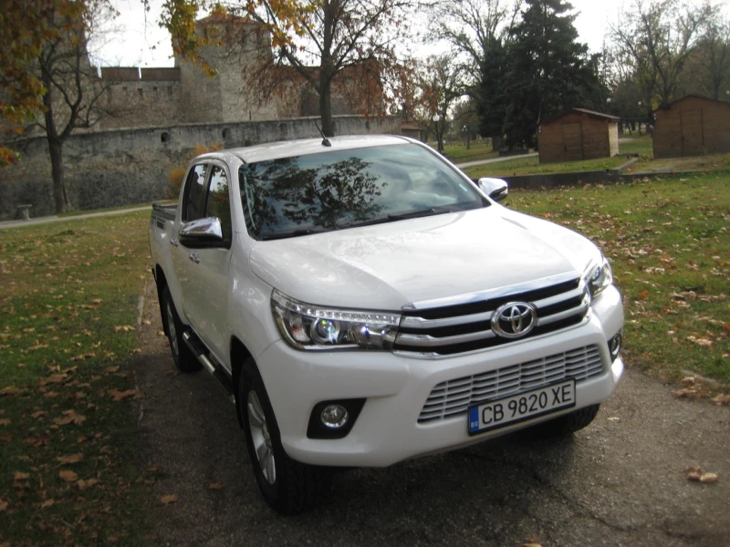 Toyota Hilux 2.4D4D, снимка 14 - Автомобили и джипове - 48400666