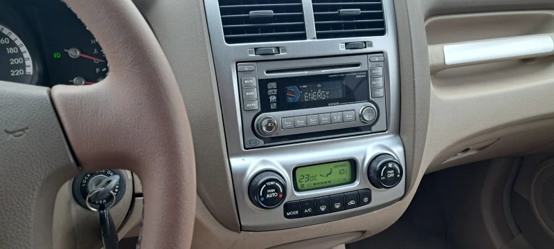 Kia Sportage 4x4, снимка 12 - Автомобили и джипове - 49958343