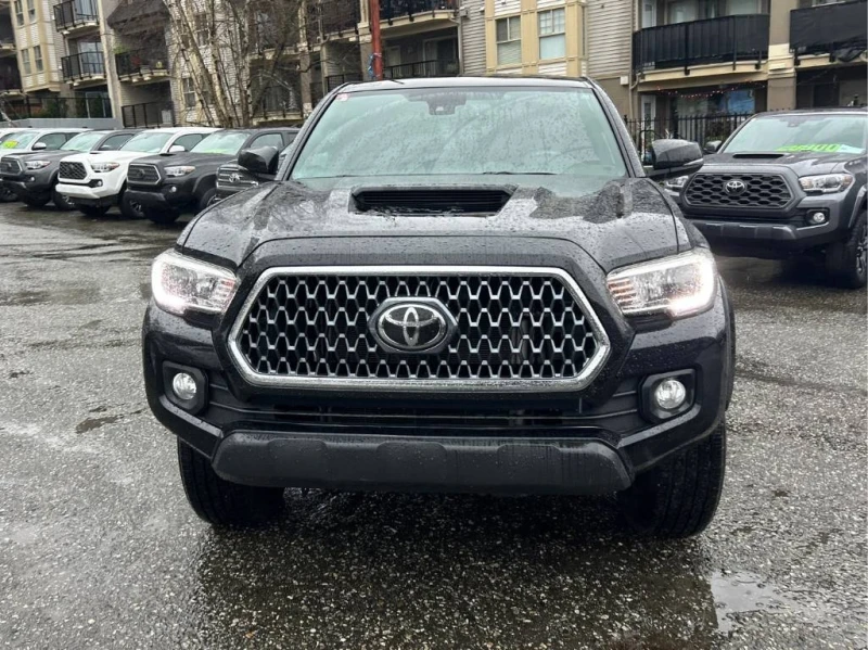 Toyota Tacoma * 4x4 Double Cab Auto * CARFAX * БЕЗ ПЪРВОНАЧАЛНА , снимка 3 - Автомобили и джипове - 53024097