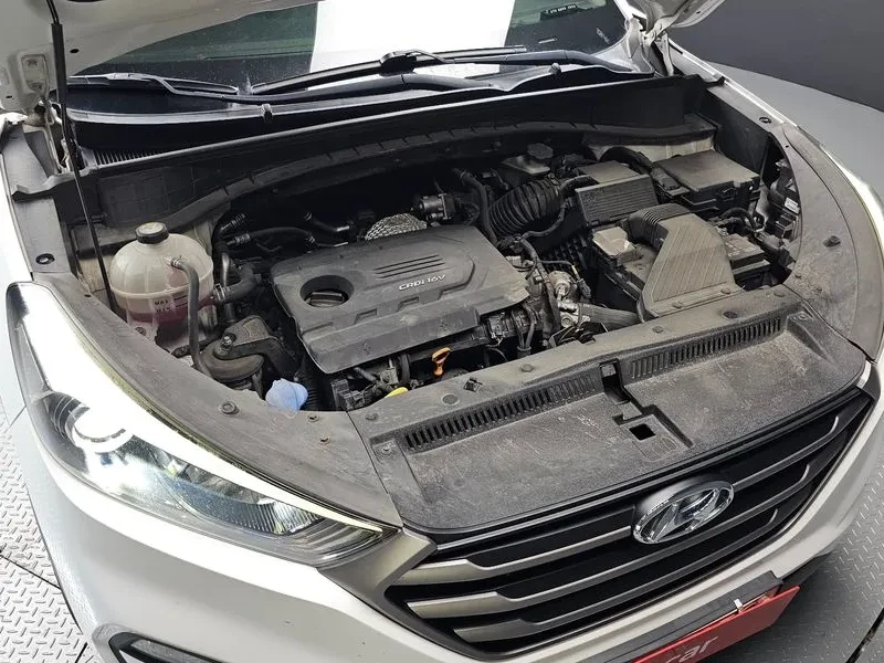 Hyundai Tucson 1.7 2WD STYLE, снимка 6 - Автомобили и джипове - 55801540