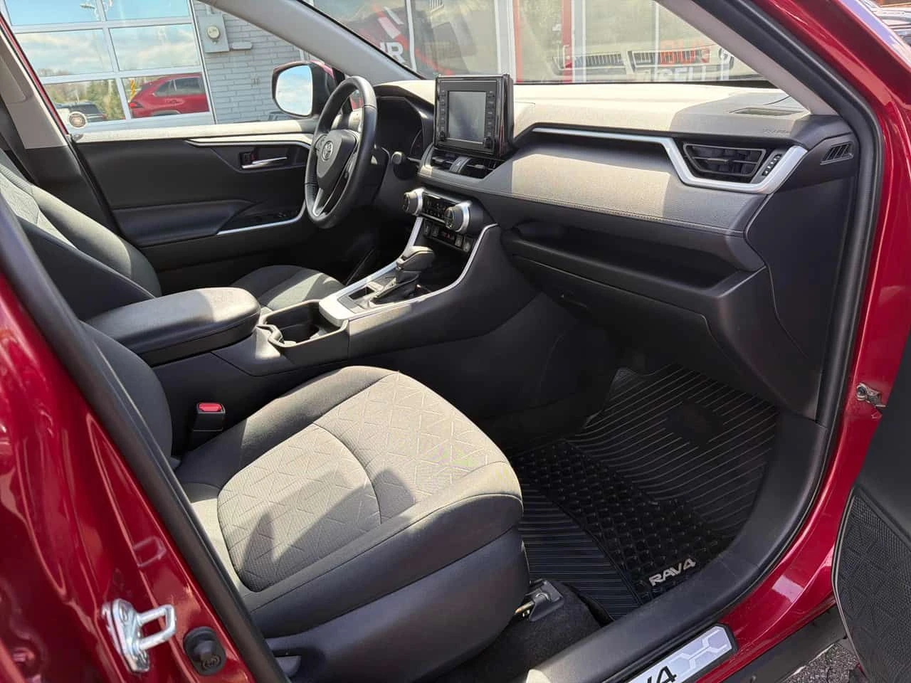 Toyota Rav4 * XLE * ШИБИДАХ * ПОДГРЕВ * ОТ ПРЕДСТАВИТЕЛСТВО, снимка 11 - Автомобили и джипове - 54508262