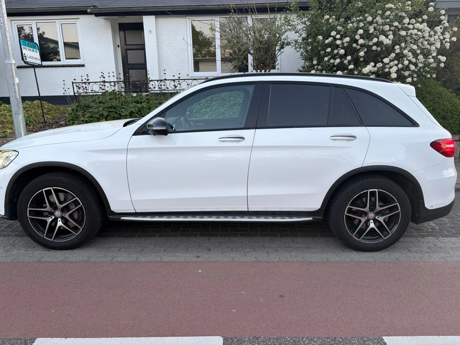 Mercedes-Benz GLC 250 CDI/AMG/9SK/4-MATIC/HOLLANDIA/FULL EXTRA, снимка 3 - Автомобили и джипове - 54537215