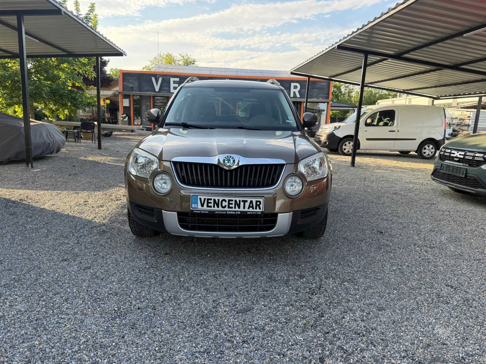 Skoda Yeti 2.0TDI, 4x4, Automat, Navi., снимка 12 - Автомобили и джипове - 54657662