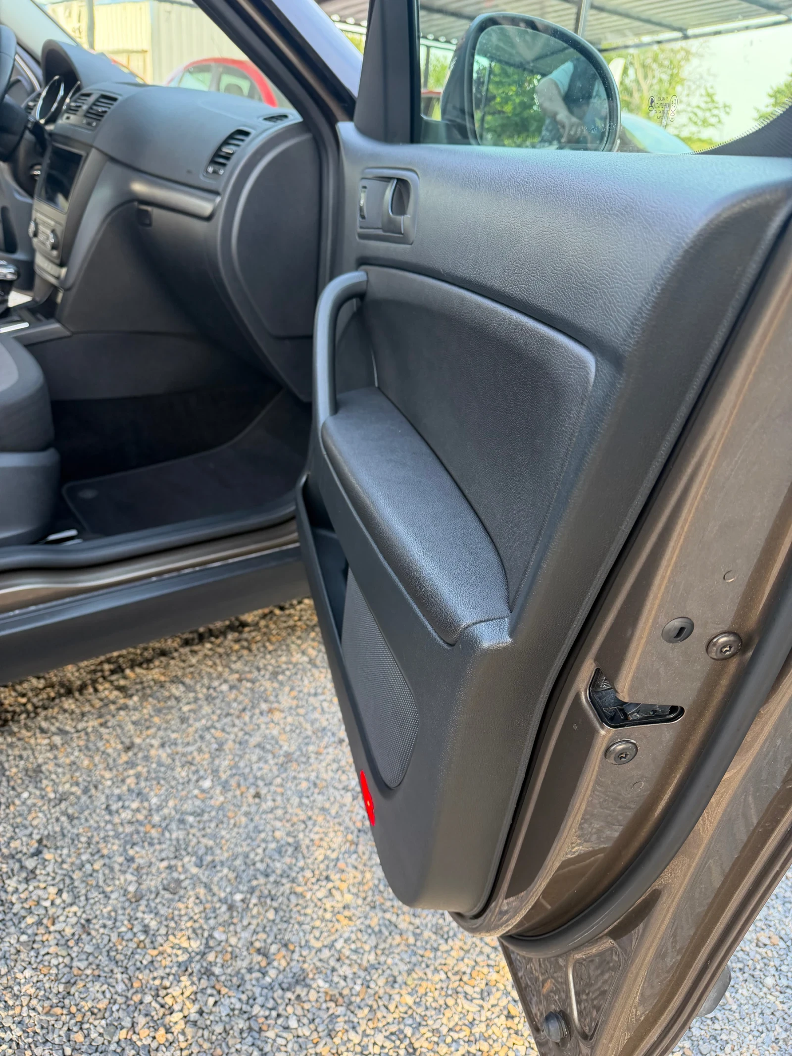 Skoda Yeti 2.0TDI, 4x4, Automat, Navi., снимка 6 - Автомобили и джипове - 54657662