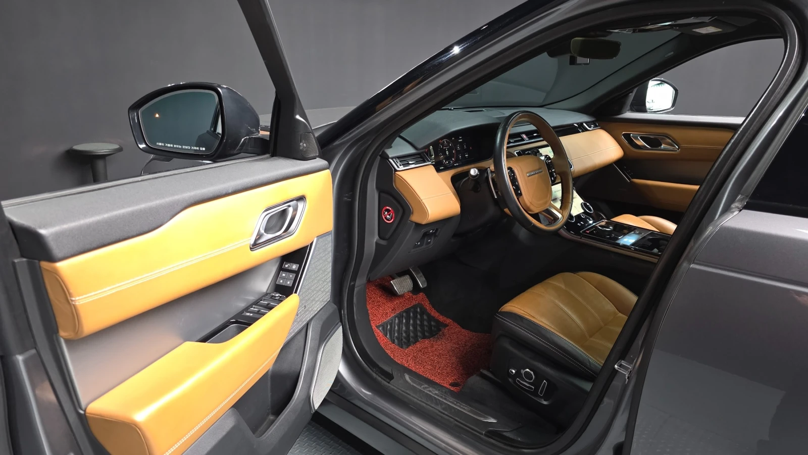 Land Rover Range Rover Velar R-Dynamic HSE | Панорама | 360 Камера | Масаж | , снимка 5 - Автомобили и джипове - 54693192