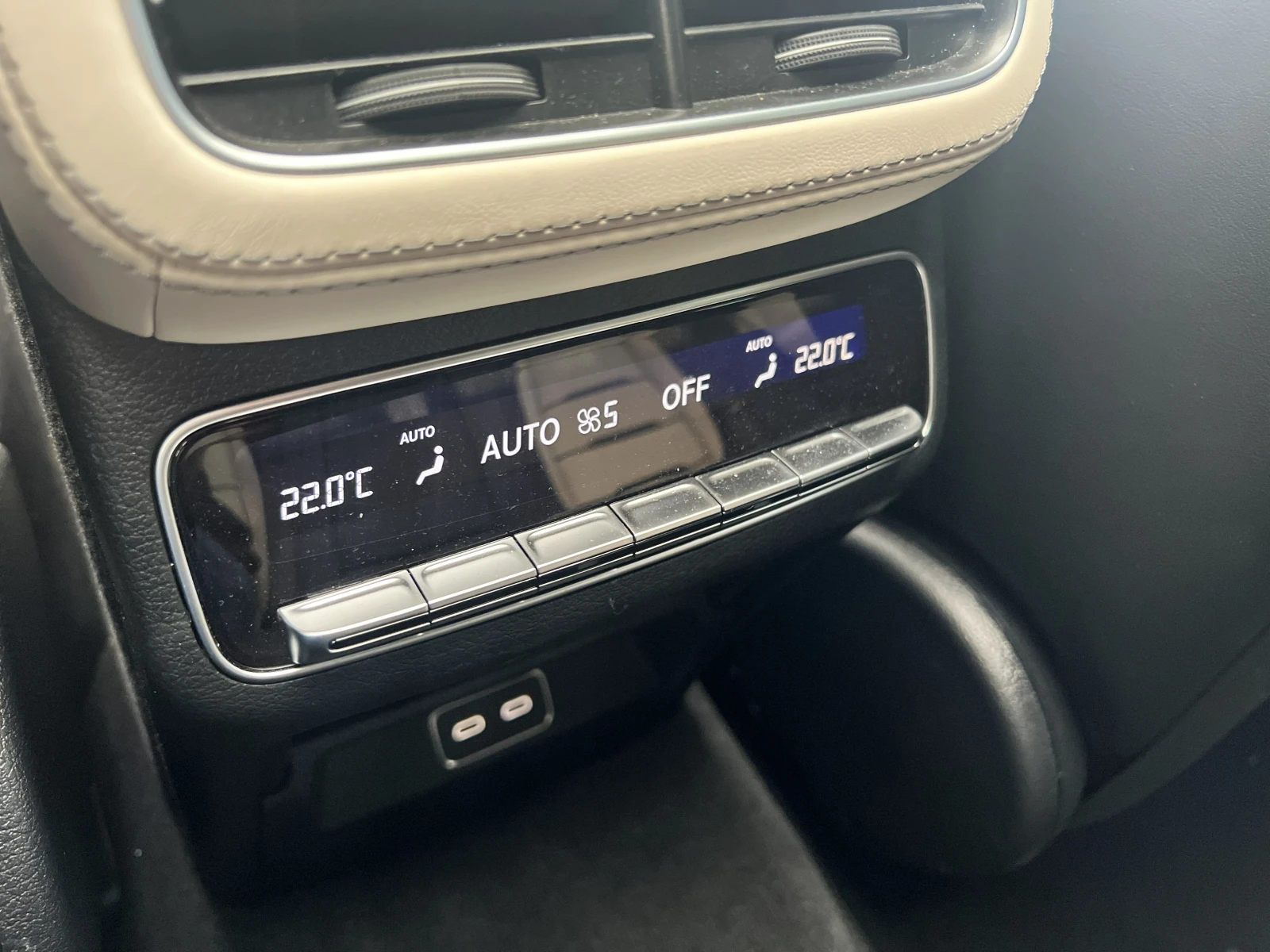 Mercedes-Benz GLE 53 4MATIC FACELIFT / BURM / HUD / 360 / NIGHT / MULTIBEAM / , снимка 16 - Автомобили и джипове - 55186509