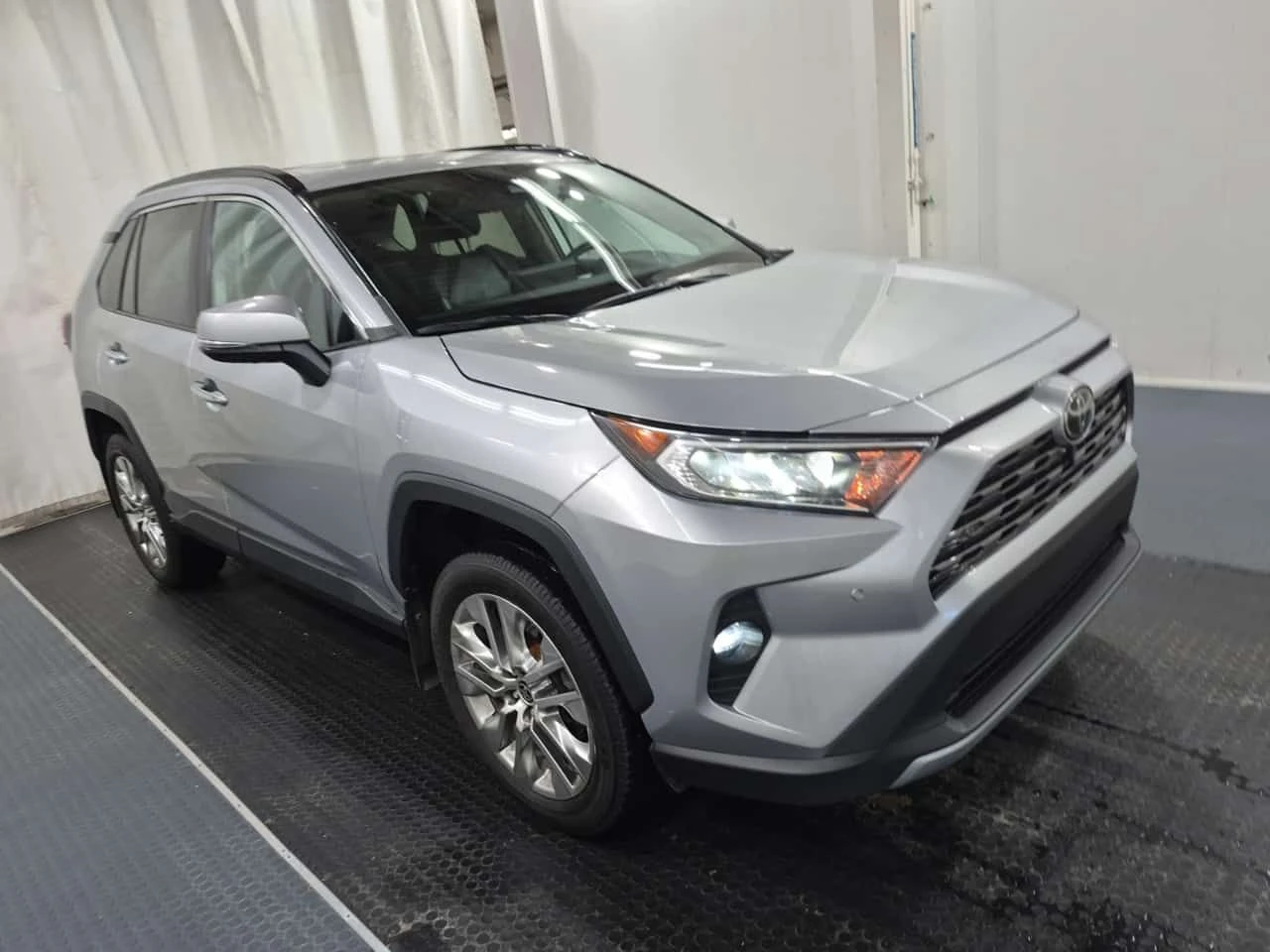 Toyota Rav4 * Limited * CARFAX * ОБДУХВАНЕ * JBL * ДИСТРОНИК, снимка 3 - Автомобили и джипове - 55193632