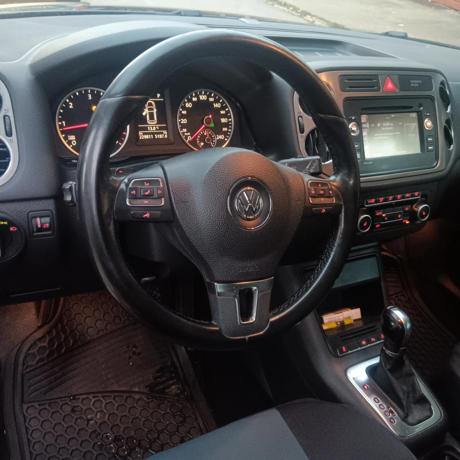VW Tiguan, снимка 5 - Автомобили и джипове - 56573513
