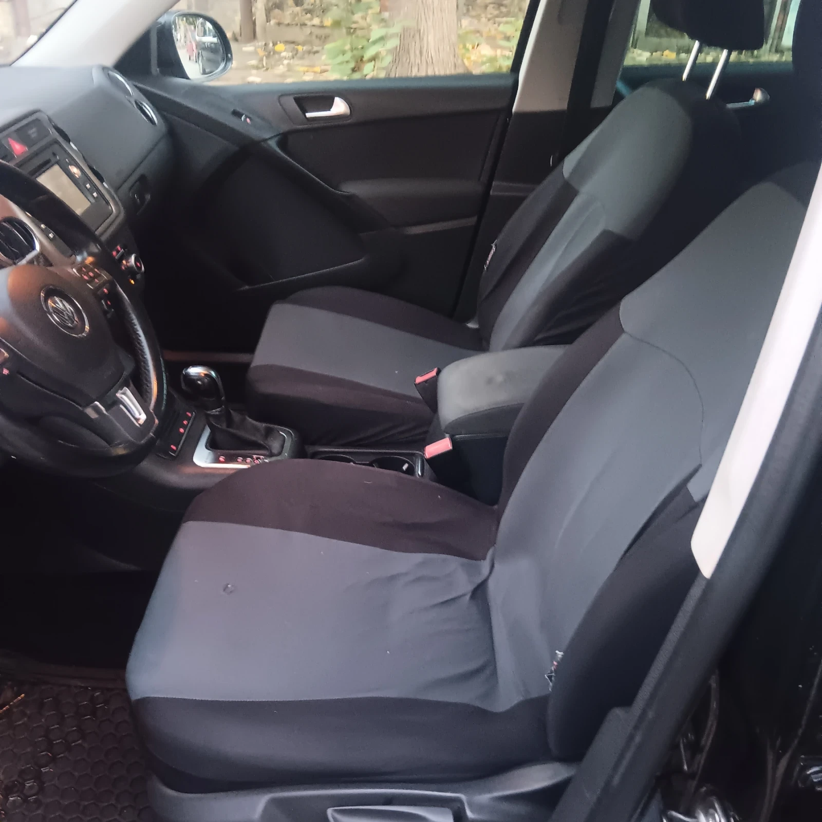 VW Tiguan, снимка 6 - Автомобили и джипове - 56573513