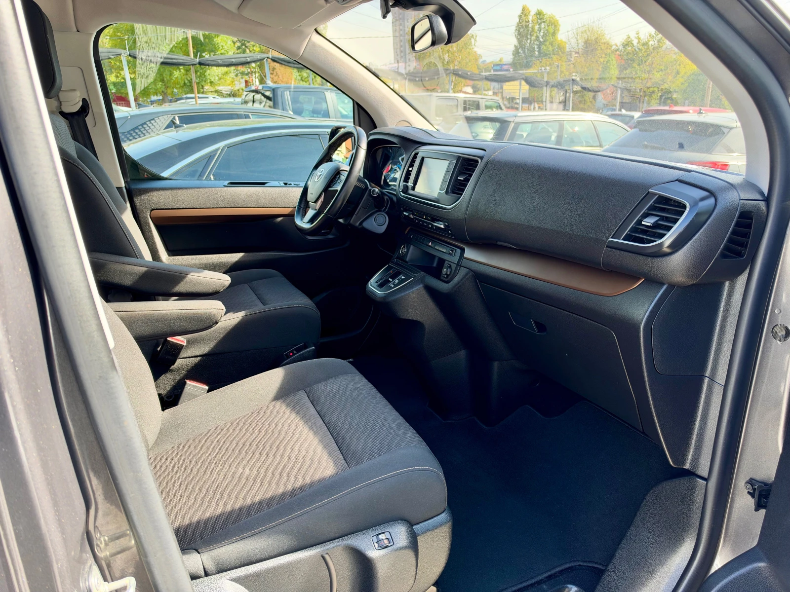 Toyota Proace Verso 8 ����� | Mobile.bg � ����������� 13