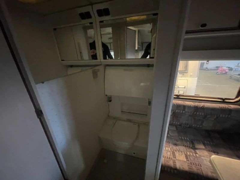 Каравана Knaus Sudwind 450, снимка 10 - Каравани и кемпери - 52914175