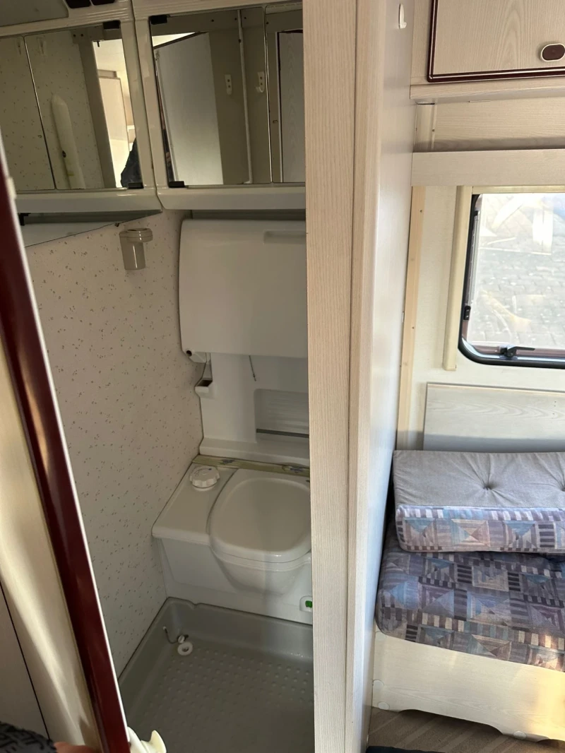 Каравана Knaus Sudwind 450, снимка 8 - Каравани и кемпери - 52914175