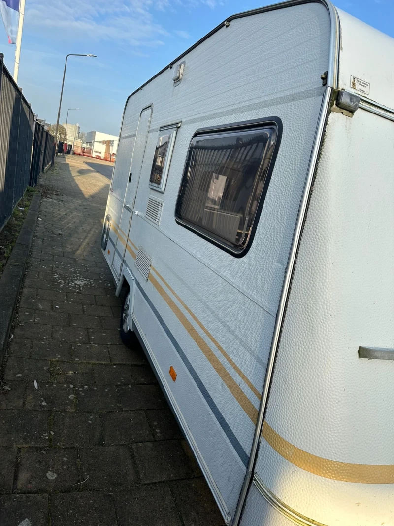 Каравана Knaus Sudwind 450, снимка 2 - Каравани и кемпери - 52914175