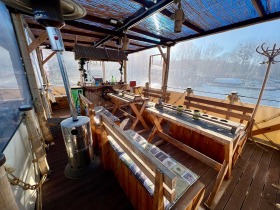 Лодка Собствено производство Плаващ бар, снимка 1 - Воден транспорт - 45234156