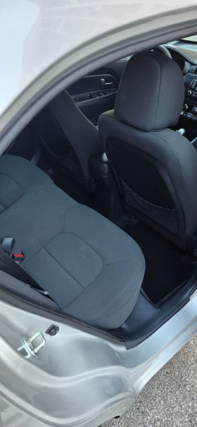 Kia Rio 1.4 автомат Швейцария , снимка 10