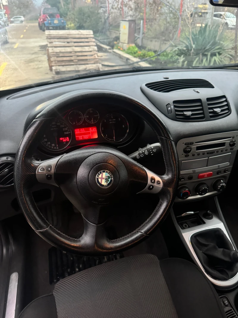 Alfa Romeo 147 Alfa Romeo 1, 9JTD - 150k.s., снимка 8 - Автомобили и джипове - 48004962