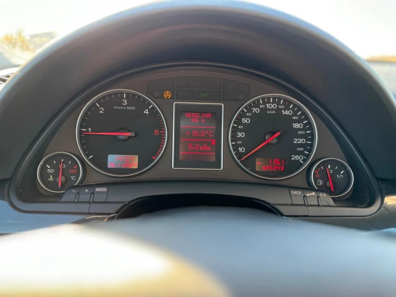 Audi A4 1.9 TDI, снимка 12 - Автомобили и джипове - 48115127