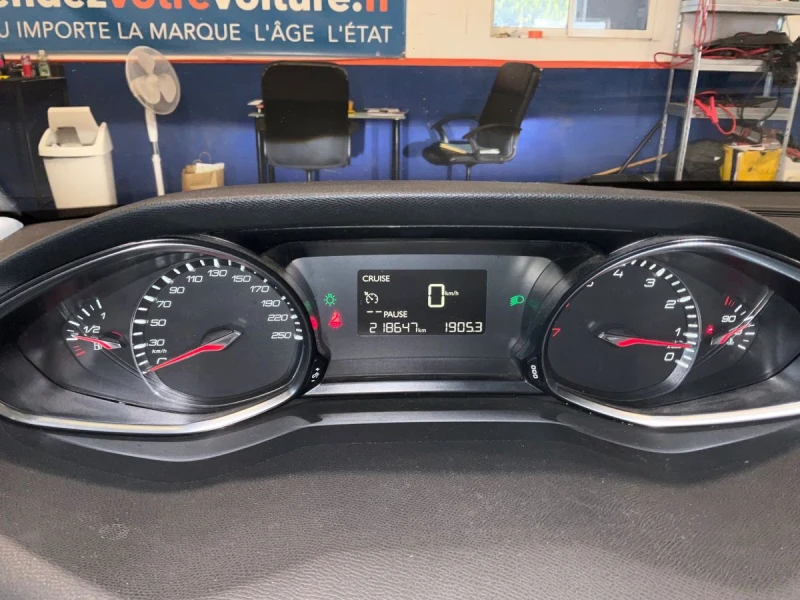 Peugeot 308 1.6 Turbo Allure, снимка 11 - Автомобили и джипове - 48367676