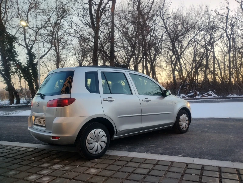 Mazda 2 1.4 Автоматик , снимка 4 - Автомобили и джипове - 49212424