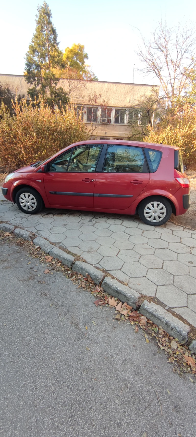 Renault Scenic, снимка 3 - Автомобили и джипове - 49213308