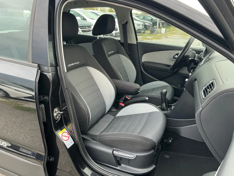 VW Polo 1.6 TDI CROSS, снимка 15 - Автомобили и джипове - 51850412