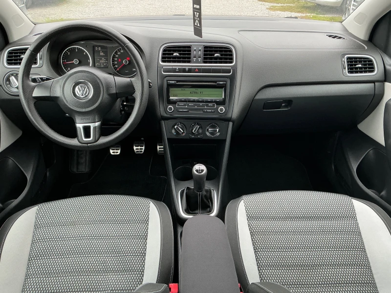 VW Polo 1.6 TDI CROSS, снимка 17 - Автомобили и джипове - 51850412