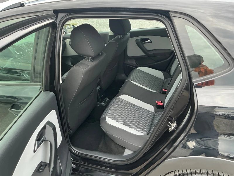 VW Polo 1.6 TDI CROSS, снимка 12 - Автомобили и джипове - 51850412