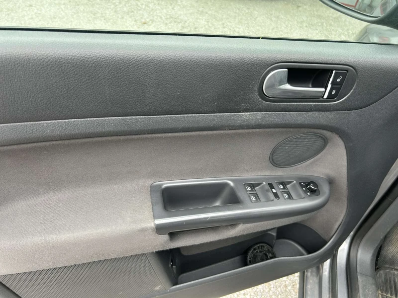 VW Golf Plus 1.9 TDI, снимка 10 - Автомобили и джипове - 52387502