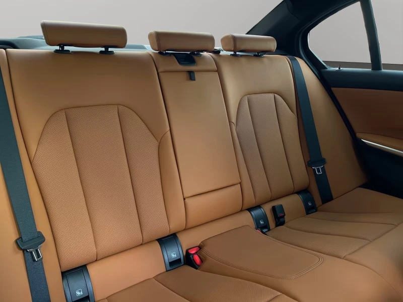 BMW 330 Limousine M SPORTPAKET, снимка 11 - Автомобили и джипове - 52074030