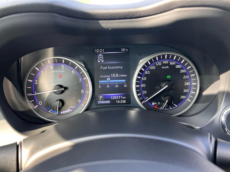 Infiniti Q50 3.5 HYBRID SPORT AWD, снимка 13 - Автомобили и джипове - 52077800