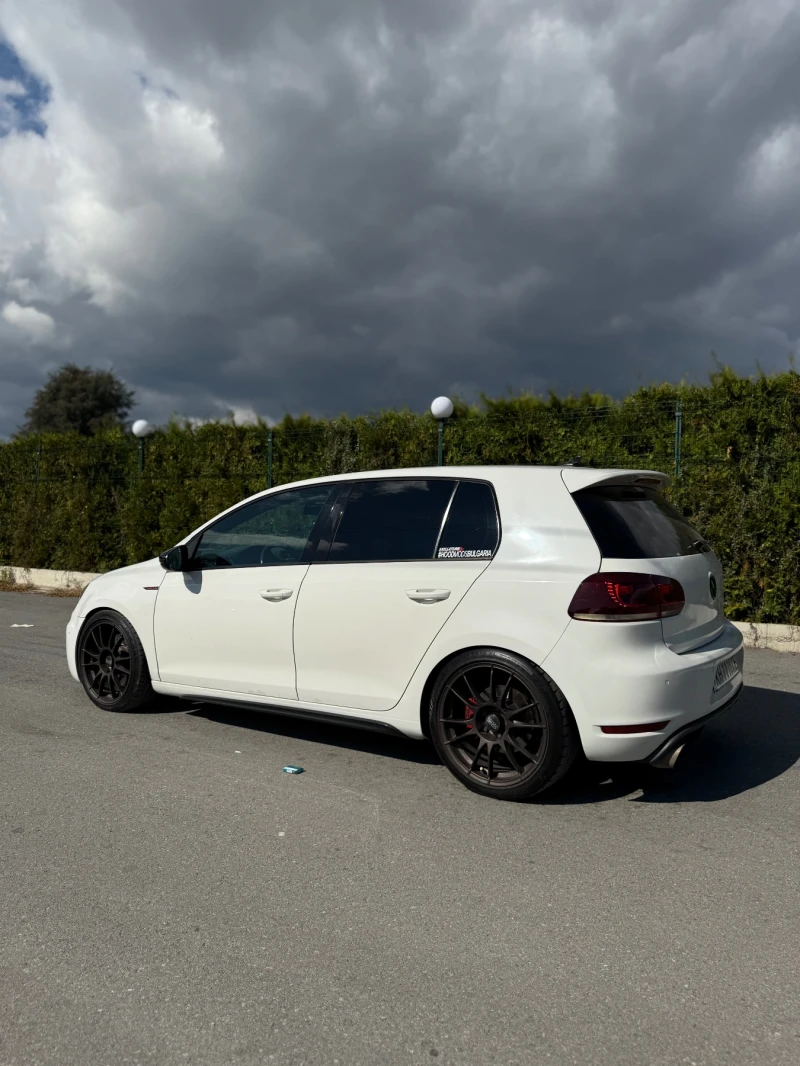 VW Golf, снимка 2 - Автомобили и джипове - 52495943