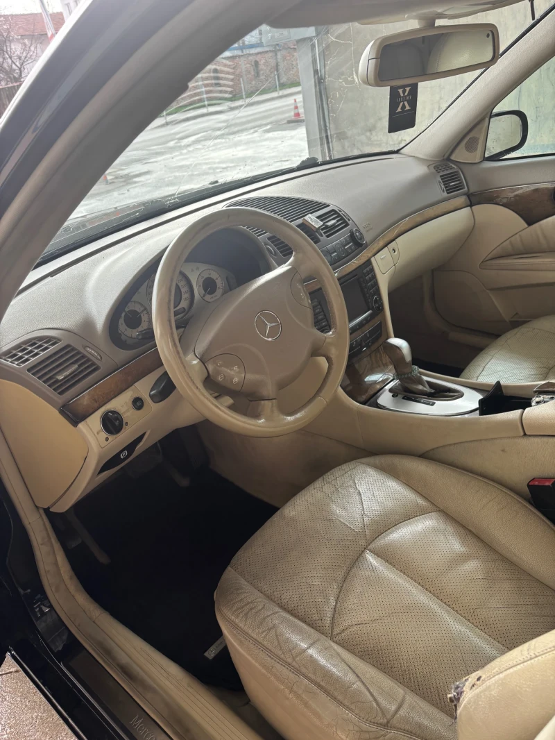 Mercedes-Benz E 320, снимка 8 - Автомобили и джипове - 52935830