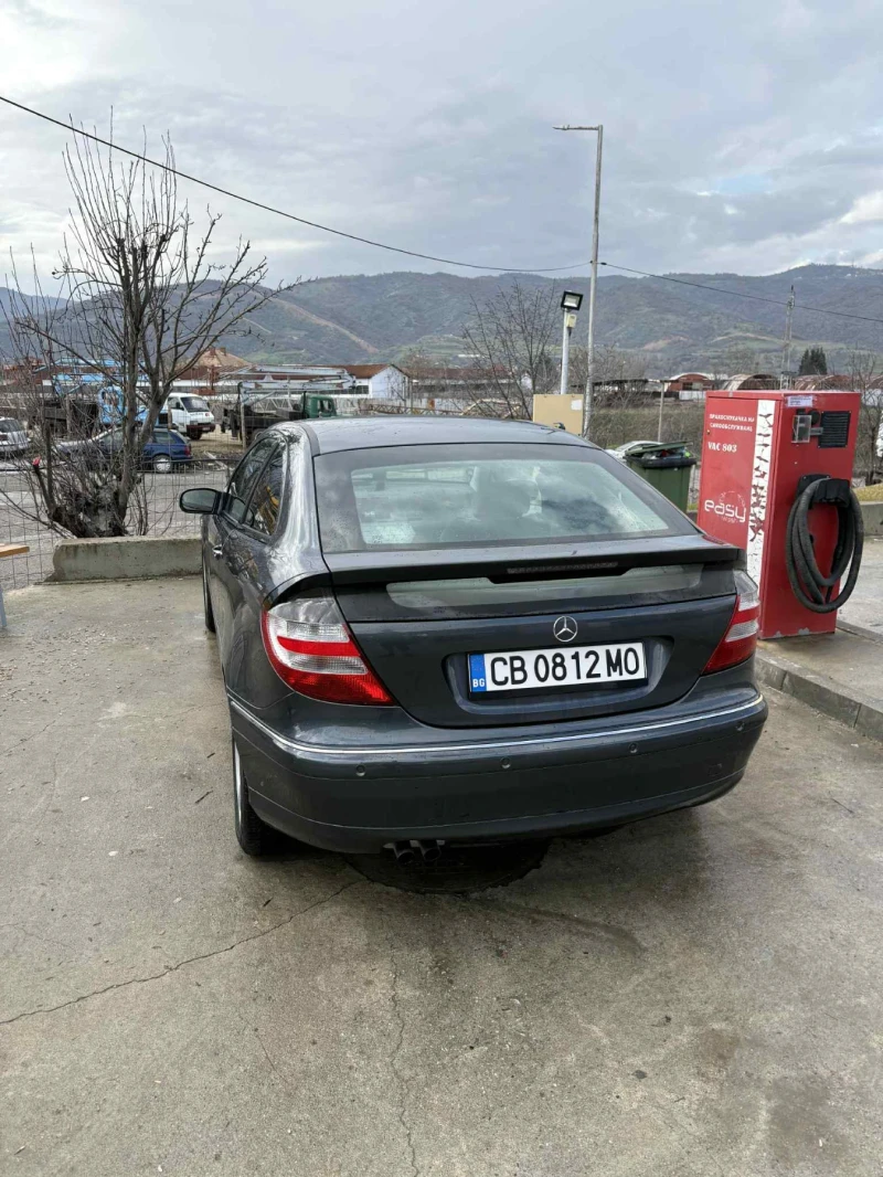 Mercedes-Benz C 180 Спорт купе, снимка 3 - Автомобили и джипове - 53293568