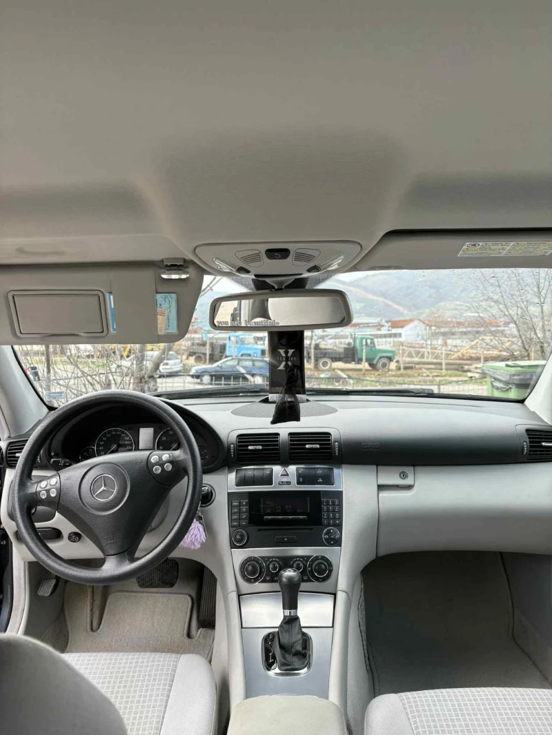 Mercedes-Benz C 180 Спорт купе, снимка 5 - Автомобили и джипове - 53293568