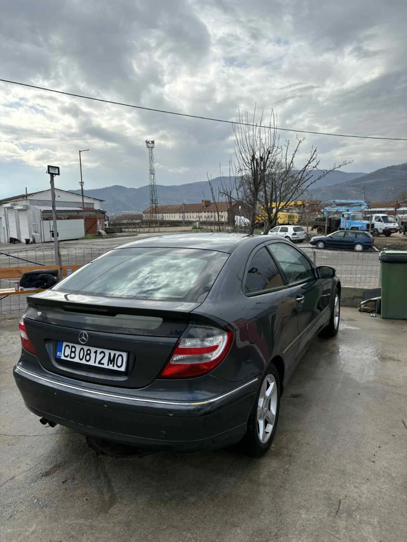 Mercedes-Benz C 180 Спорт купе, снимка 4 - Автомобили и джипове - 53293568